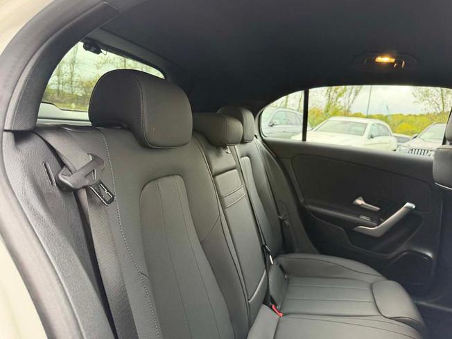 MERCEDES-BENZ A Class Photo 8
