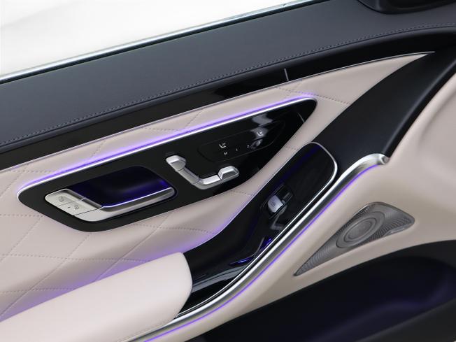 MERCEDES-BENZ S Class Photo 23