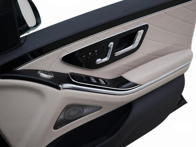 MERCEDES-BENZ S Class Photo 33
