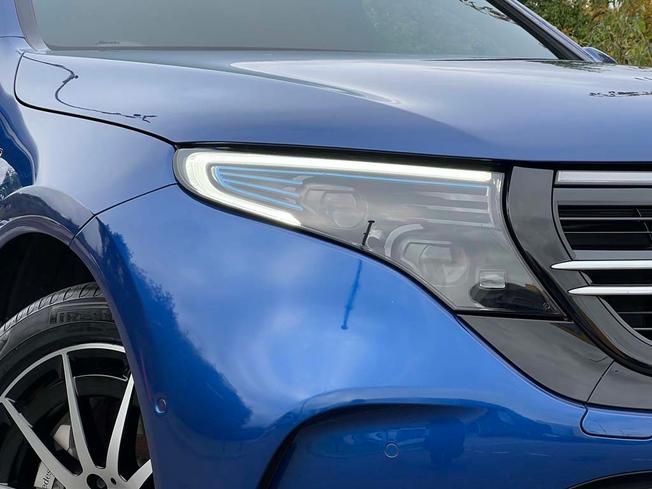 MERCEDES-BENZ EQC Photo 13