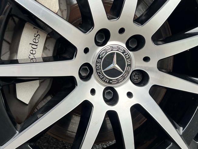 MERCEDES-BENZ EQC Photo 17