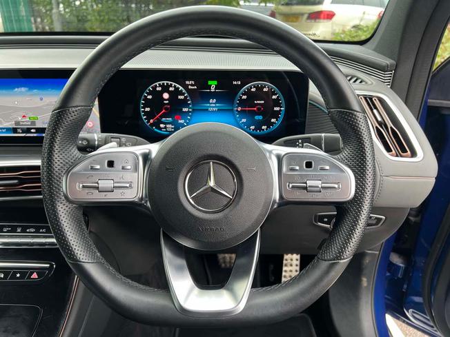 MERCEDES-BENZ EQC Photo 24