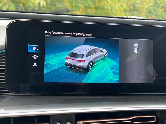 MERCEDES-BENZ EQC Photo 30