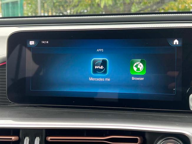 MERCEDES-BENZ EQC Photo 32