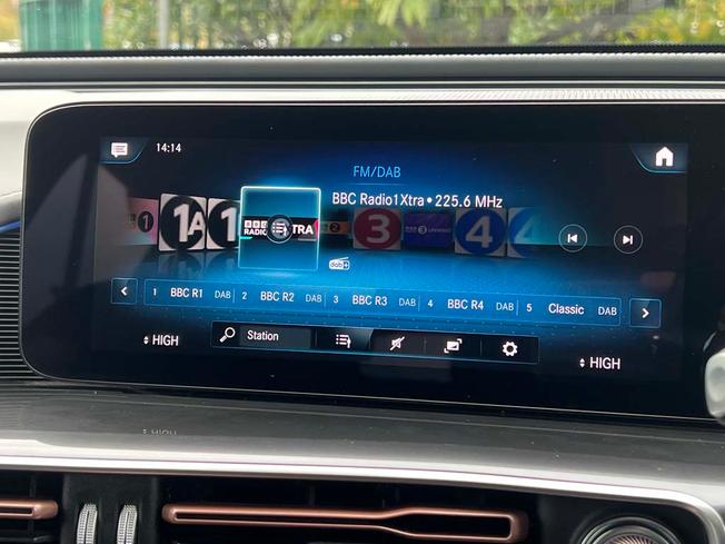 MERCEDES-BENZ EQC Photo 34