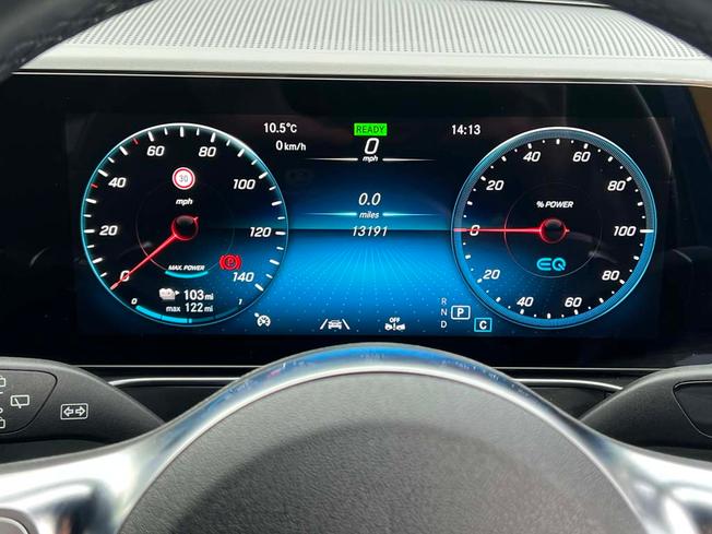 MERCEDES-BENZ EQC Photo 4