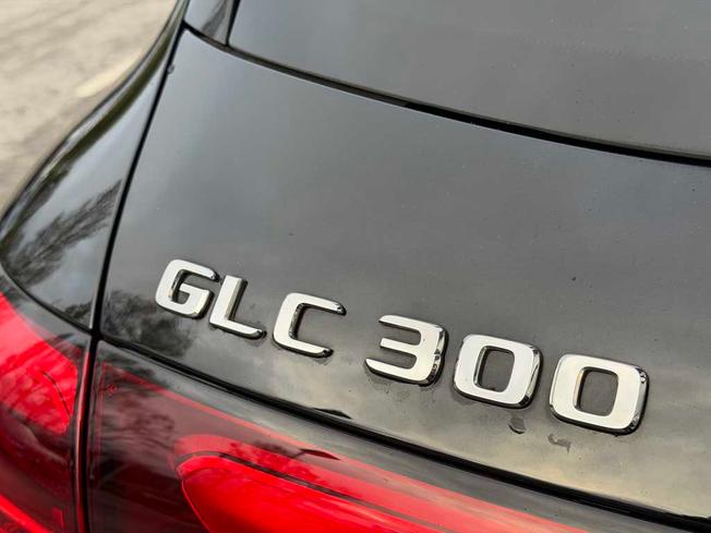 MERCEDES-BENZ Glc Photo 23