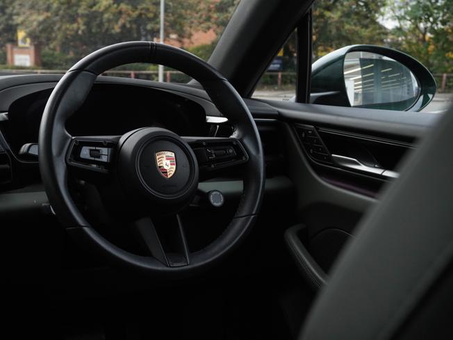 PORSCHE Macan Photo 10