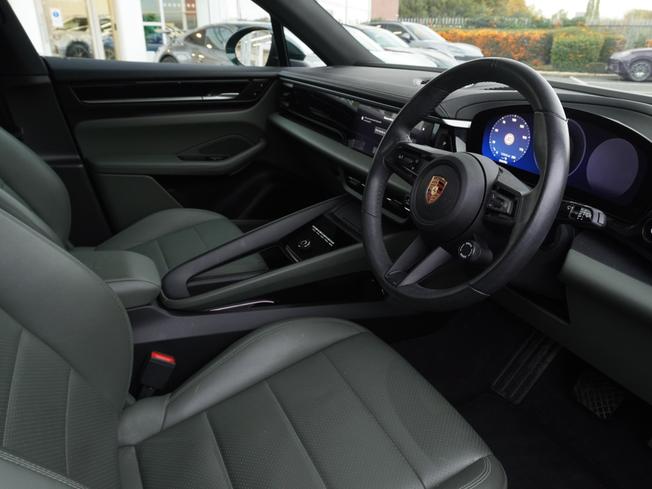 PORSCHE Macan Photo 11