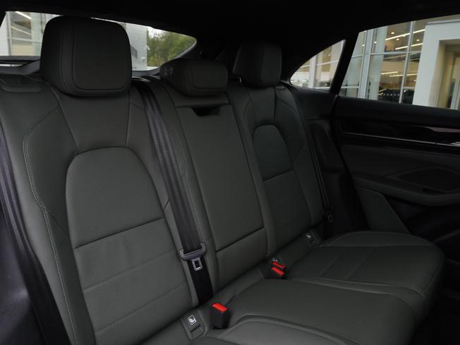PORSCHE Macan Photo 13