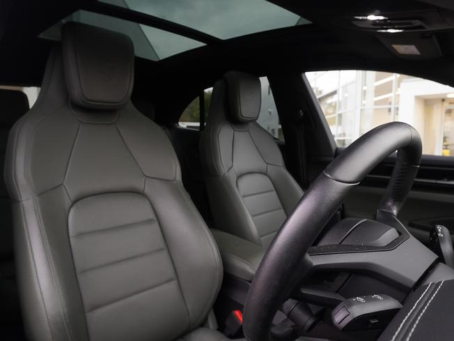 PORSCHE Macan Photo 14