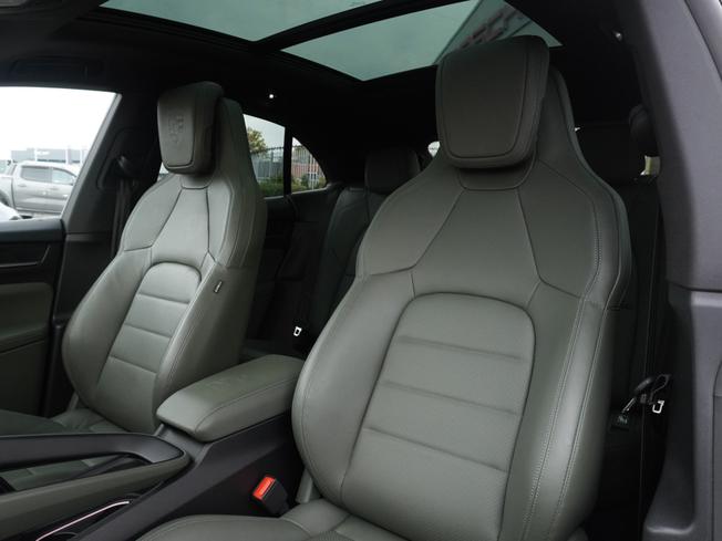 PORSCHE Macan Photo 15