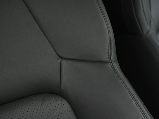 PORSCHE Macan Photo 16