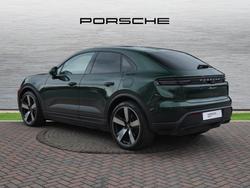 PORSCHE Macan Photo 2