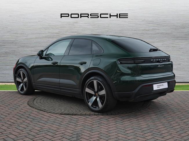 PORSCHE Macan Photo 2