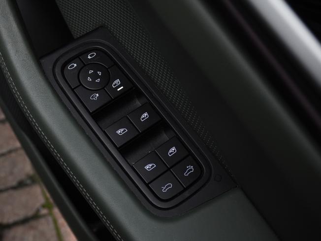 PORSCHE Macan Photo 21