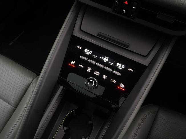 PORSCHE Macan Photo 24