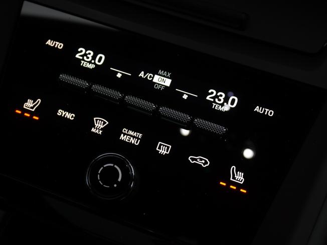 PORSCHE Macan Photo 25