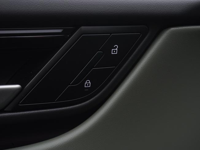 PORSCHE Macan Photo 30