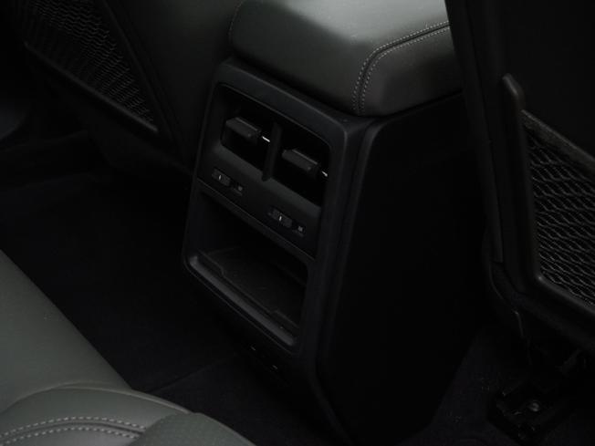 PORSCHE Macan Photo 33