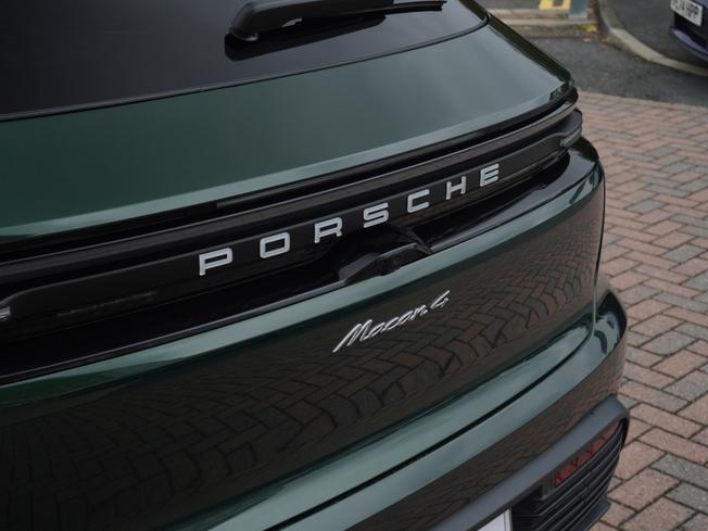 PORSCHE Macan Photo 39