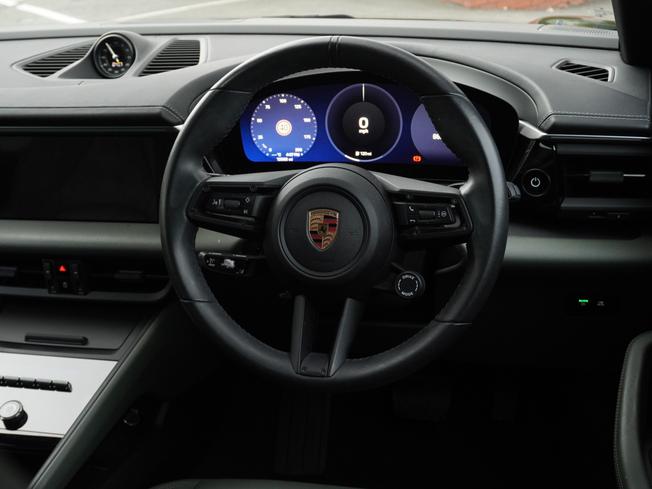 PORSCHE Macan Photo 8