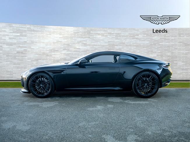 ASTON MARTIN Db12 Photo 13