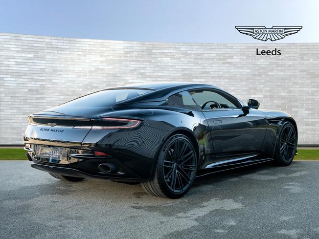 ASTON MARTIN Db12 Photo 15