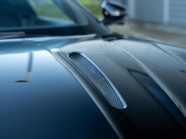 ASTON MARTIN Db12 Photo 17