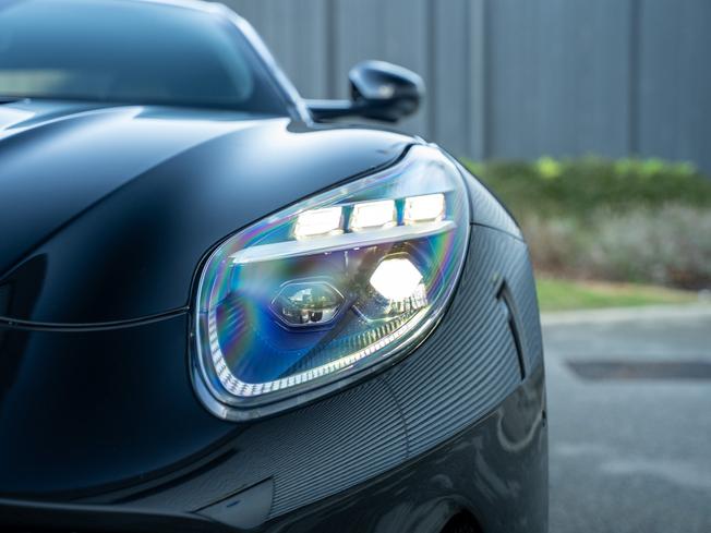 ASTON MARTIN Db12 Photo 19