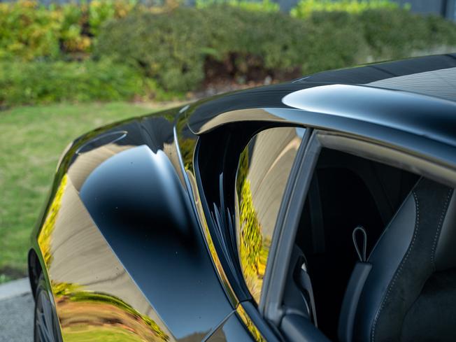 ASTON MARTIN Db12 Photo 22