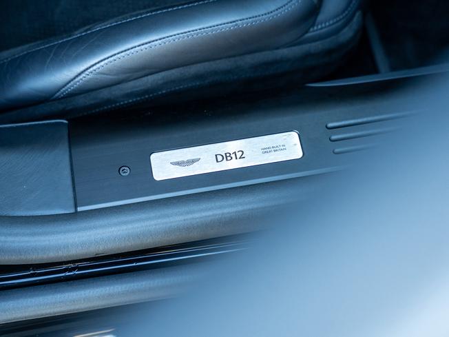 ASTON MARTIN Db12 Photo 25
