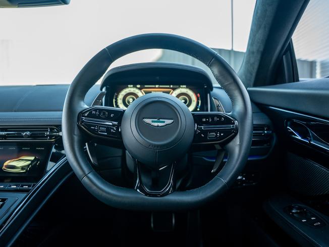 ASTON MARTIN Db12 Photo 34