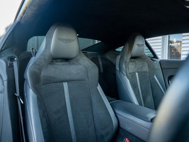 ASTON MARTIN Db12 Photo 5