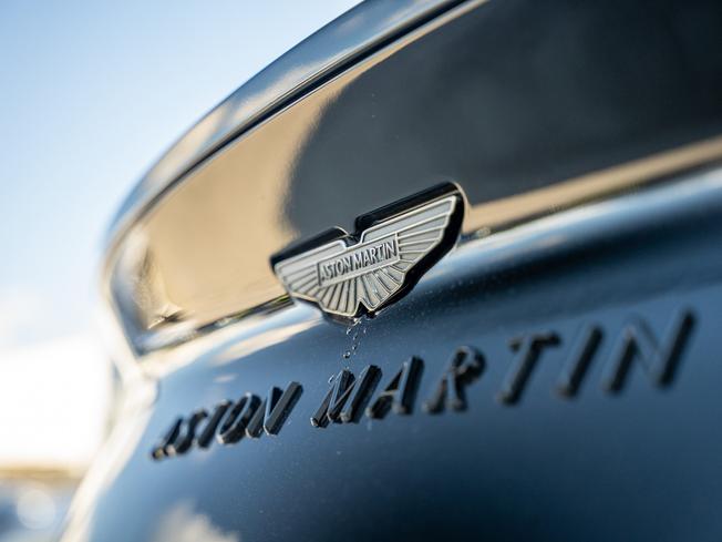 ASTON MARTIN Db12 Photo 8