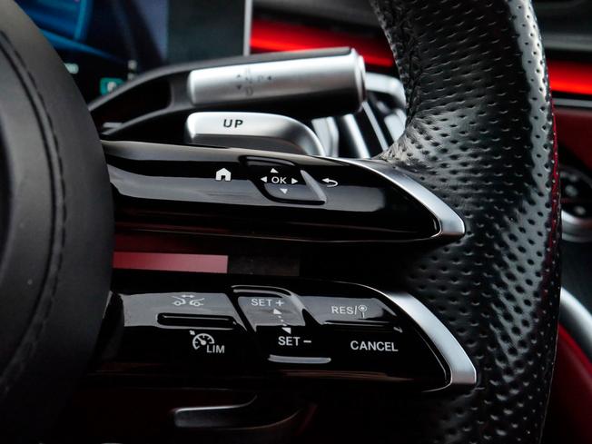 Mercedes-Benz S Class Photo 12