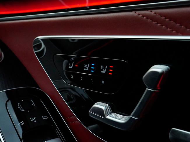 Mercedes-Benz S Class Photo 16