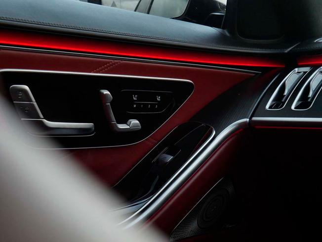 Mercedes-Benz S Class Photo 49