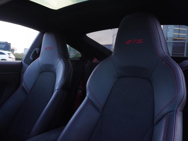 PORSCHE 911 Photo 13