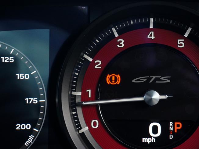 PORSCHE 911 Photo 16
