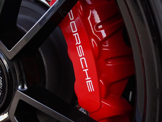 PORSCHE 911 Photo 24