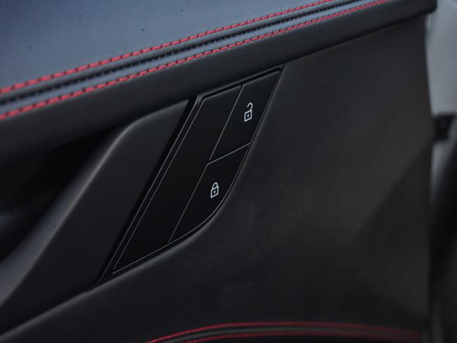 PORSCHE 911 Photo 35
