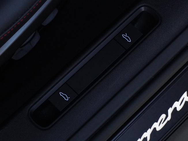PORSCHE 911 Photo 40