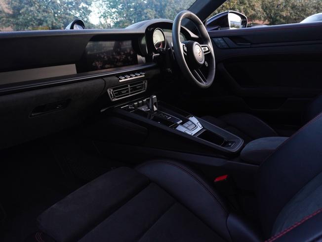 PORSCHE 911 Photo 9