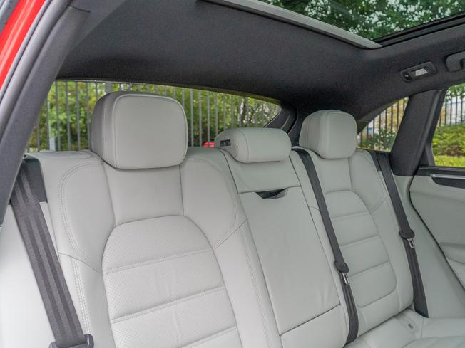 PORSCHE Macan Photo 10