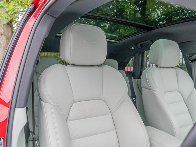 PORSCHE Macan Photo 11
