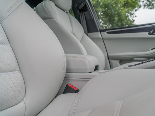 PORSCHE Macan Photo 12