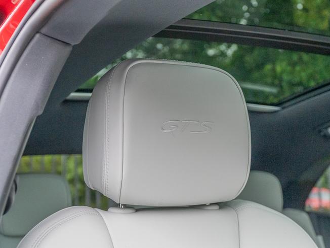 PORSCHE Macan Photo 14
