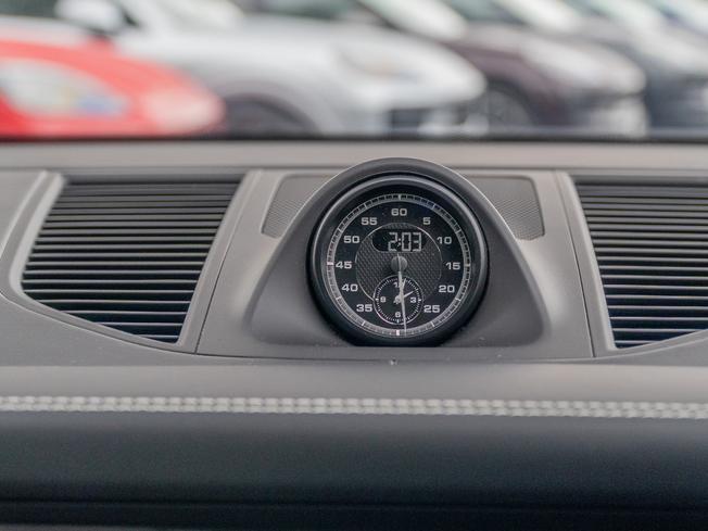 PORSCHE Macan Photo 16