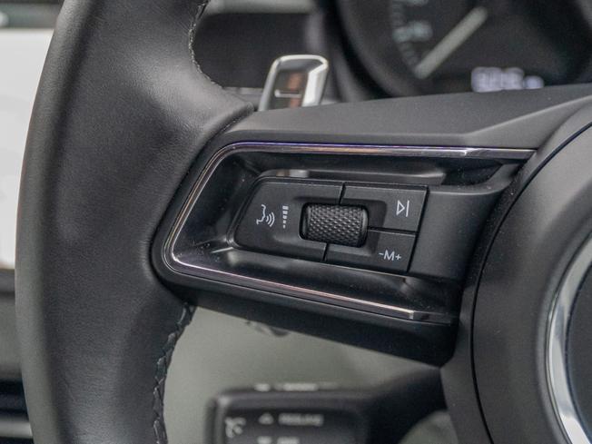 PORSCHE Macan Photo 19